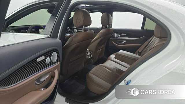 Mercedes-Benz E-Class W213 2021 Белый из Кореи, фото 3