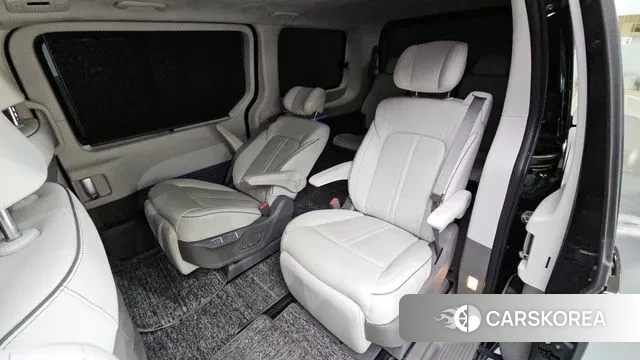 Hyundai Staria 2023 Черный из Кореи, фото 3