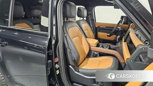 Land Rover Defender (L663) 2023 Черный из Кореи, фото 3