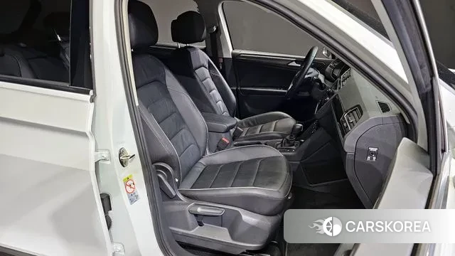 Volkswagen Tiguan second Generation 2020 Белый из Кореи, фото 3