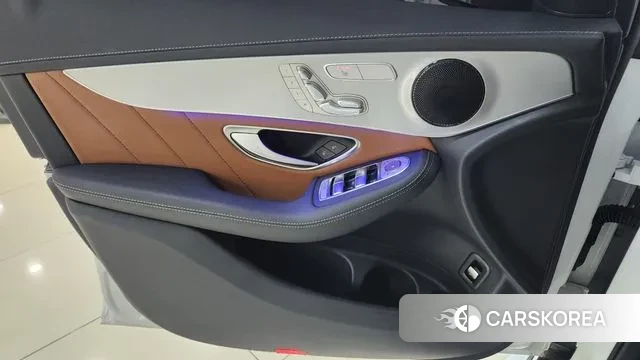 Mercedes-Benz GLC-Class X253 2023 Белый из Кореи, фото 3