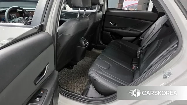 Hyundai Avante (CN7) 2020 Серебристо-серый из Кореи, фото 3