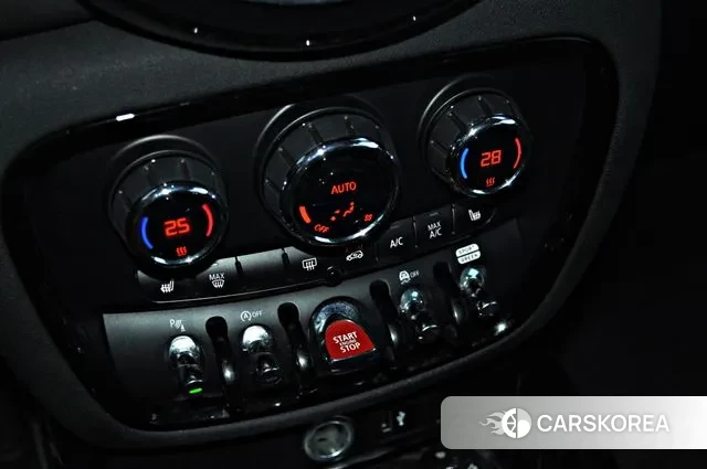 Mini Cooper D Clubman 2018 Черный из Кореи, фото 3