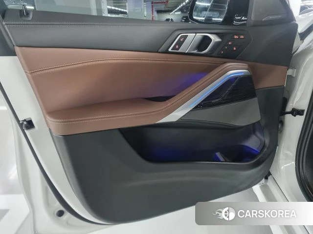 BMW X6 (G06) 2023 Белый из Кореи, фото 3