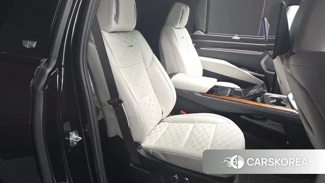 Cadillac Escalade 5th Generation 2025 Черный из Кореи, фото 3