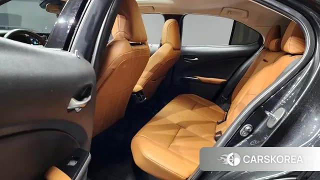Lexus UX250h 2021 Черный из Кореи, фото 3