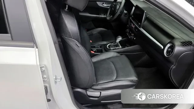 Kia The New K3 2nd generation 2021 Белый из Кореи, фото 3