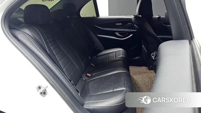 Mercedes-Benz E-Class W213 2018 Белый из Кореи, фото 3