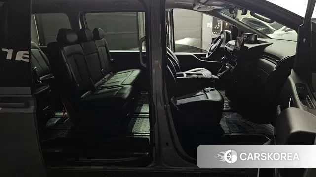 Hyundai Staria 2022 Серебряный из Кореи, фото 3