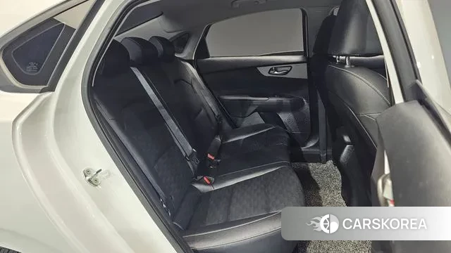 Kia The New K3 2nd generation 2021 Белый из Кореи, фото 3