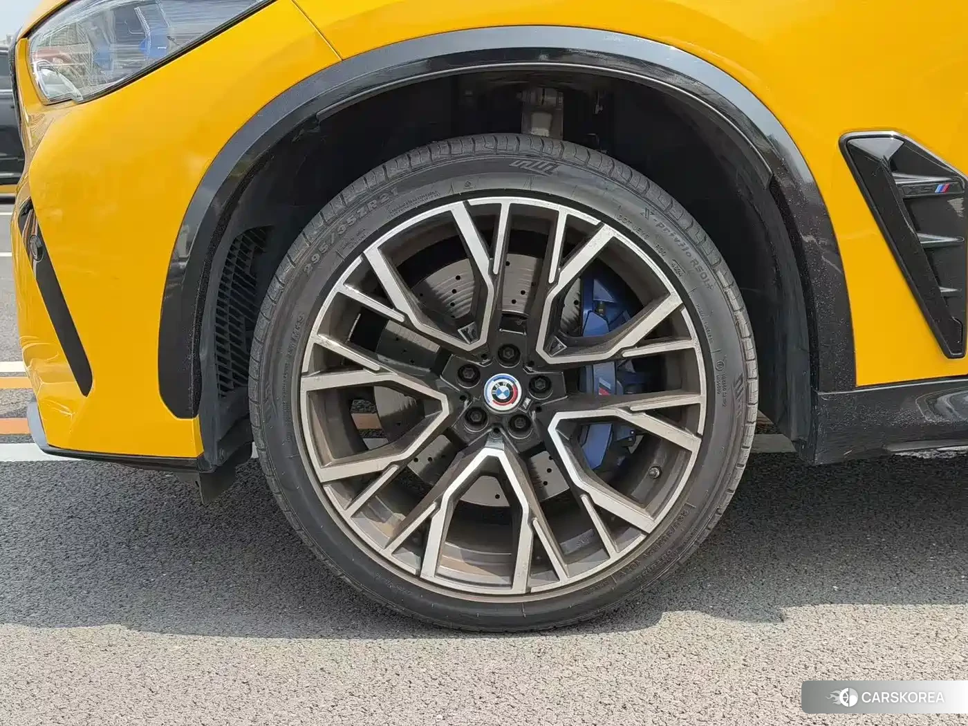 BMW X5 M 2023 Yellow/orange из Китая, фото 3