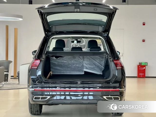 Volkswagen Tiguan L PHEV 2025 Черный из Китая, фото 3