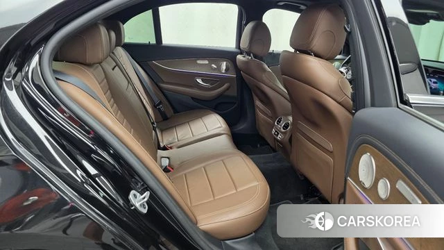 Mercedes-Benz E-Class W213 2021 Черный из Кореи, фото 3