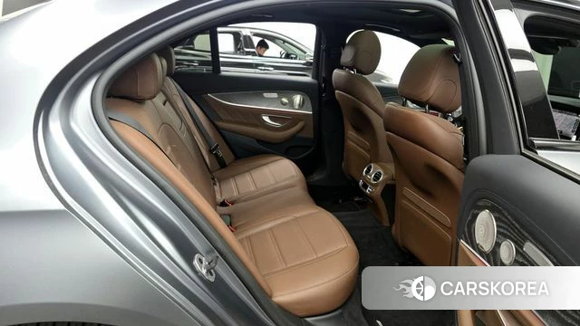 Mercedes-Benz E-Class W213 2023 Серый из Кореи, фото 3