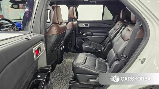Ford Explorer 6th Generation 2021 Белый из Кореи, фото 3