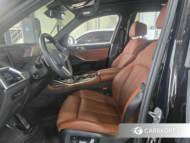BMW X7 (G07) 2025 Черный из Кореи, фото 3