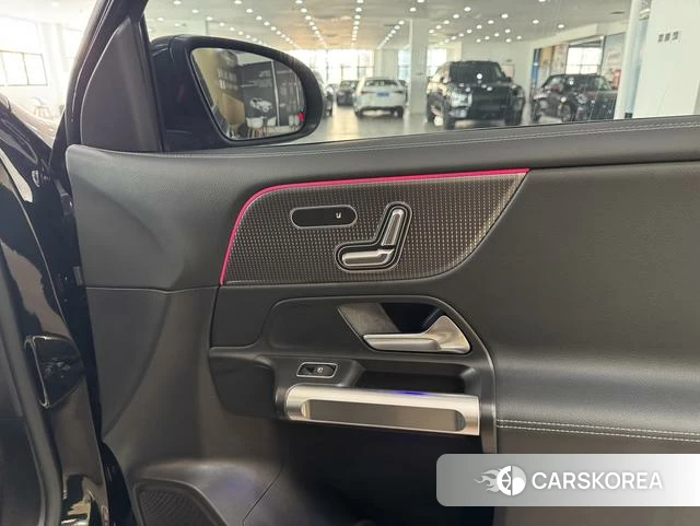 Mercedes-Benz GLB 2023 Черный из Китая, фото 3