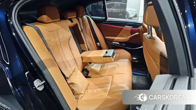 BMW 5 Series (G30) 2023 Черный из Кореи, фото 3