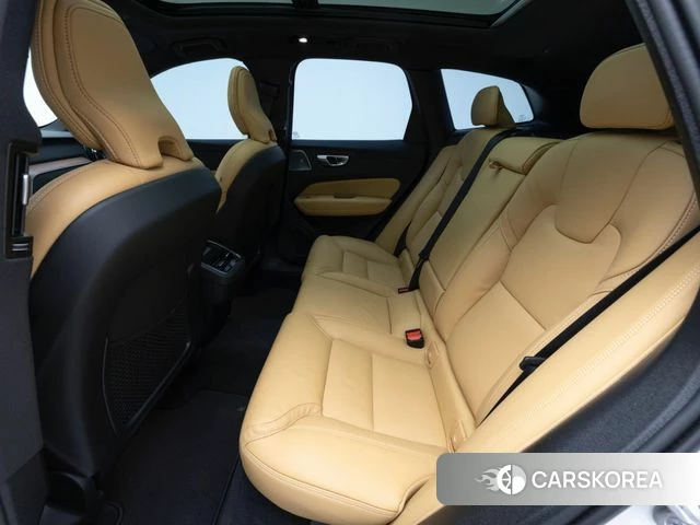 Volvo XC60 second Generation 2025 Белый из Кореи, фото 3