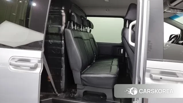 Hyundai Staria 2022 Серебряный из Кореи, фото 3