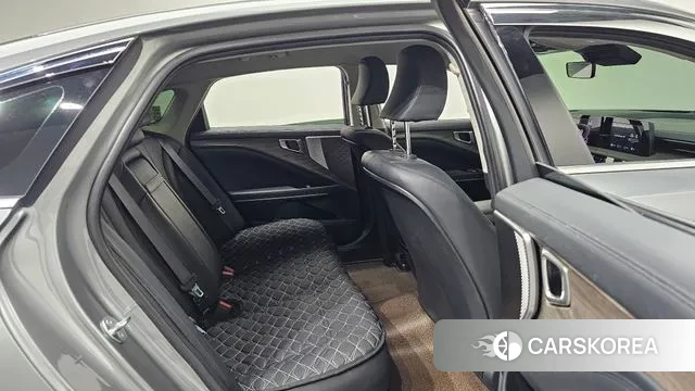 Kia K8 2024 Серебристо-серый из Кореи, фото 3