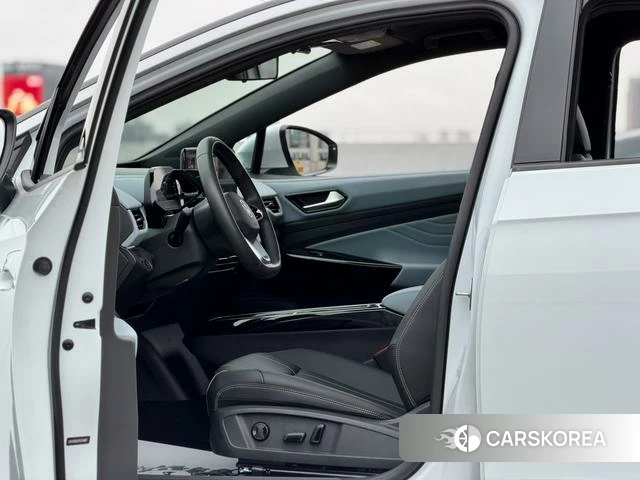 Volkswagen ID.4 X 2023 Белый из Китая, фото 3