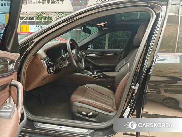 BMW 5 series 2022 Черный из Китая, фото 3