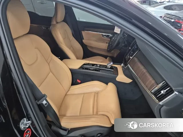 Volvo S90 2024 Черный из Кореи, фото 3