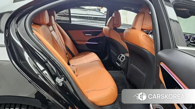 Mercedes-Benz C-Class W206 2023 Черный из Кореи, фото 3