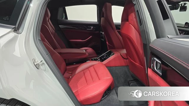 Porsche Panamera (971) 2023 Серебристо-серый из Кореи, фото 3