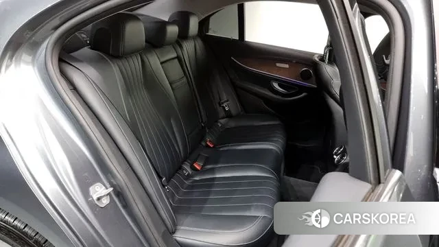 Mercedes-Benz E-Class W213 2018 Серый из Кореи, фото 3