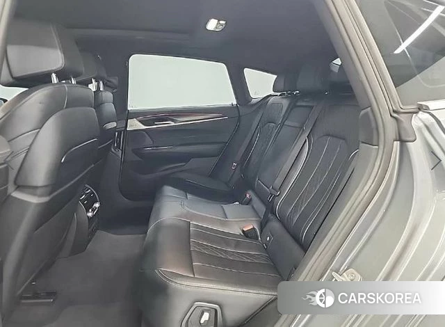 BMW 6 Series GT (G32) 2023 Серебристо-серый из Кореи, фото 3