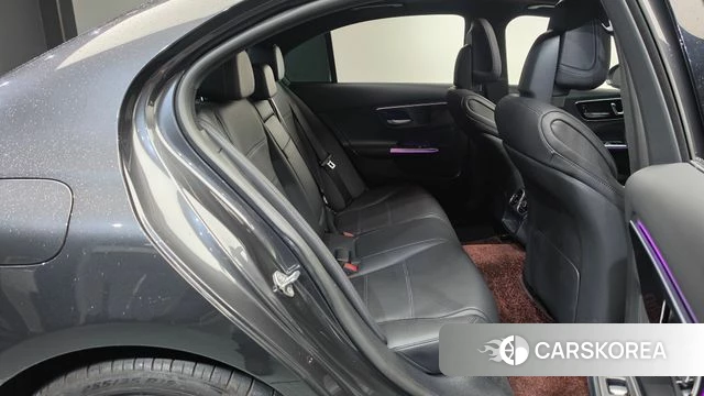 Mercedes-Benz C-Class W206 2023 Серый из Кореи, фото 3