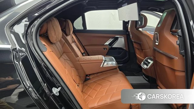 BMW 7 Series (G70) 2026 Черный из Кореи, фото 3