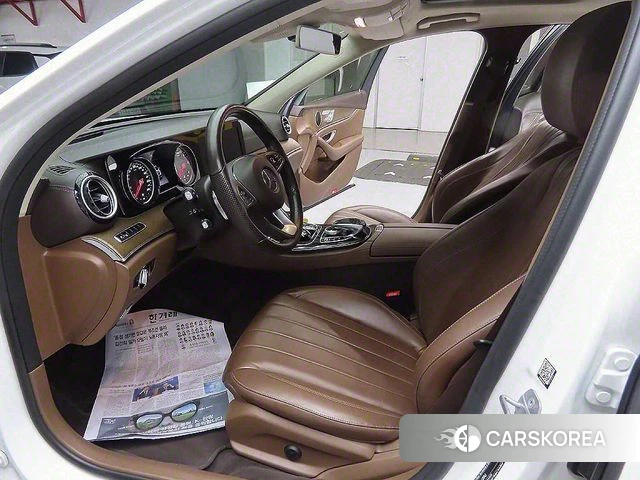 Mercedes-Benz E-Class W213 2018 Белый из Кореи, фото 3