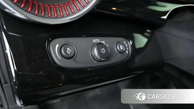 Chevrolet (GM Daewoo) Trax Crossover 2025 Черный из Кореи, фото 3