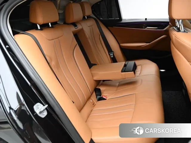 BMW 5 Series (G30) 2022 Черный из Кореи, фото 3