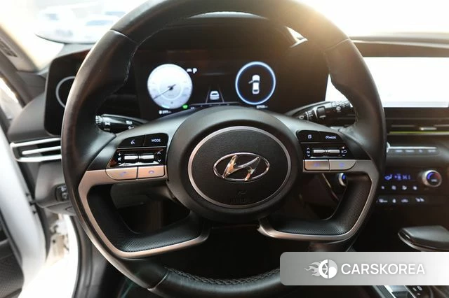 Hyundai Avante Hybrid (CN7) 2022 Белый из Кореи, фото 3
