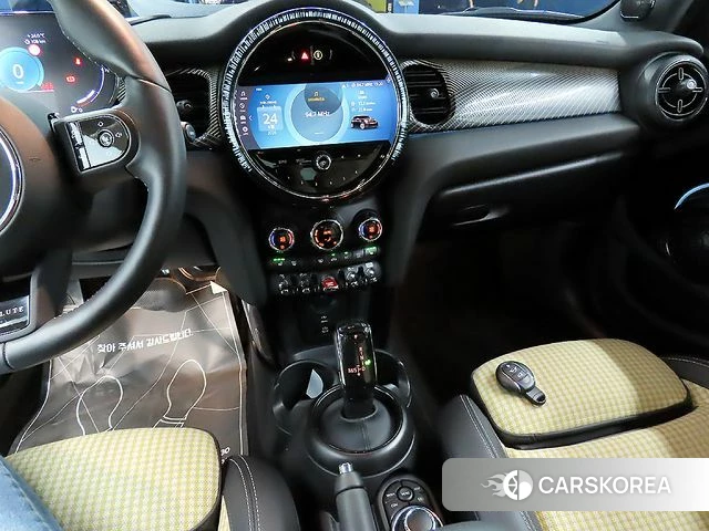 Mini Cooper 2023 Черный из Кореи, фото 3