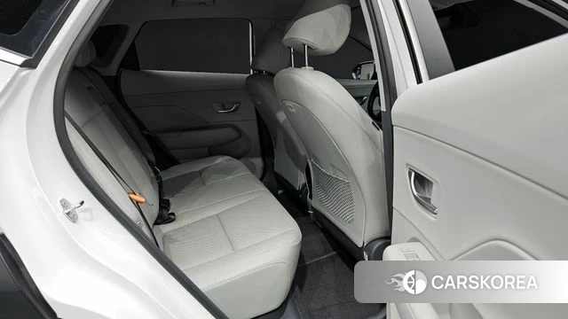 Hyundai Kona (SX2) 2024 Белый из Кореи, фото 3