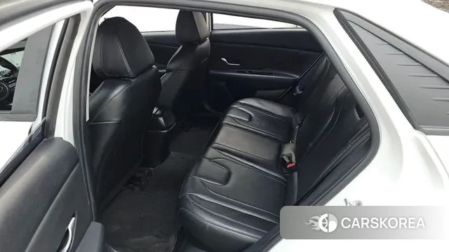 Hyundai Avante Hybrid (CN7) 2022 Белый из Кореи, фото 3