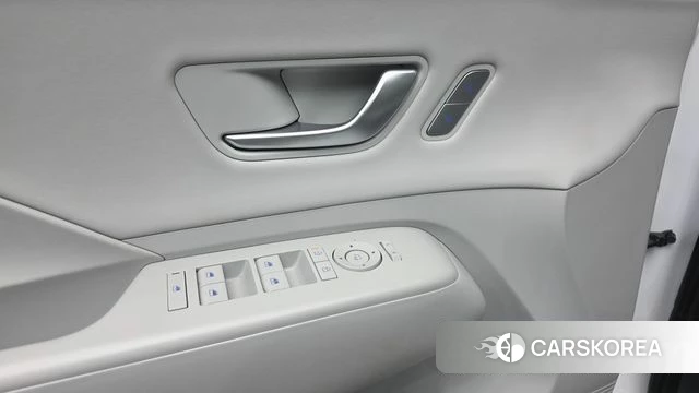 Hyundai Kona Hybrid (SX2) 2023 Белый из Кореи, фото 3