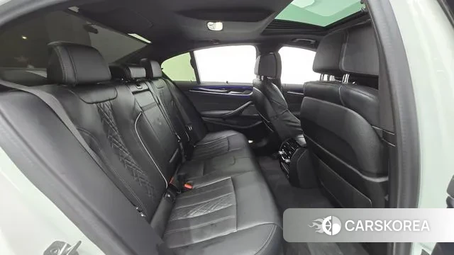 BMW 5 Series (G30) 2023 Белый из Кореи, фото 3