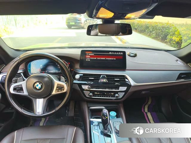 BMW 5 series 2021 Черный из Китая, фото 3