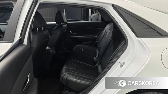 Hyundai Avante Hybrid (CN7) 2023 Белый из Кореи, фото 3