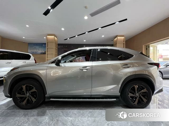 Lexus NX 2019 Серебристо-серый из Китая, фото 3