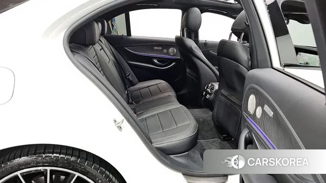 Mercedes-Benz E-Class W213 2023 Белый из Кореи, фото 3