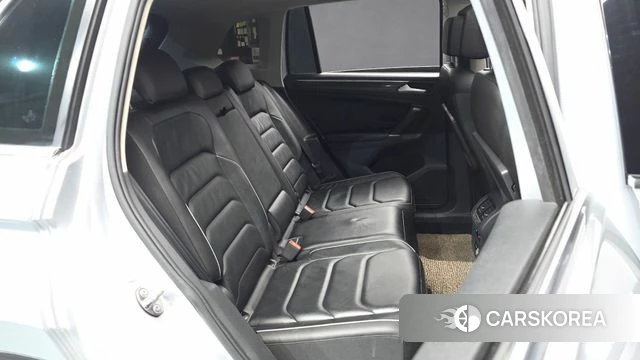 Volkswagen Tiguan second Generation 2018 Серебряный из Кореи, фото 3