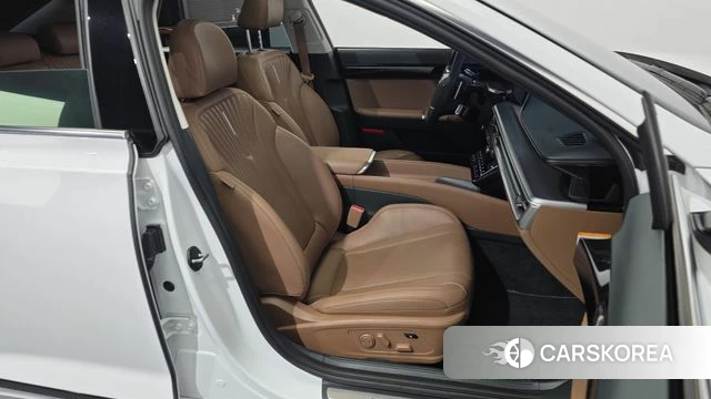 Hyundai Grandeur Hybrid (GN7) 2023 Белый из Кореи, фото 3