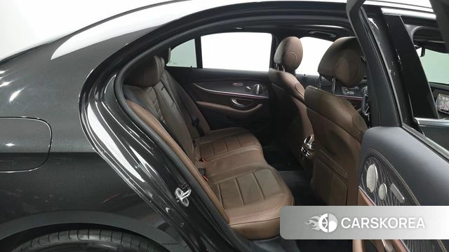 Mercedes-Benz E-Class W213 2022 Серый из Кореи, фото 3